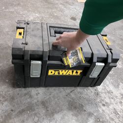 Dewalt Tool Box 21” - New