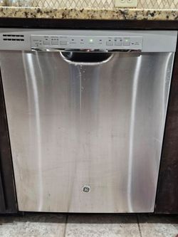 Dishwasher GE MODEL: GDF520PSF2SS