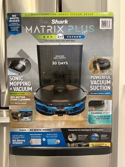 BRAND NEW IN A BOX Shark Matrix Plus Robot Vacuum and Mop (UR2650WS).