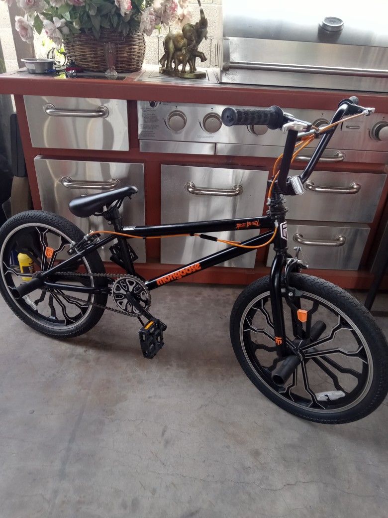 BMX BIKE MONGOOSE TIRES SIZE 20 