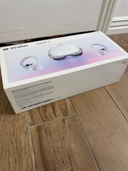 Oculus Quest 2 VR Headset in Box
