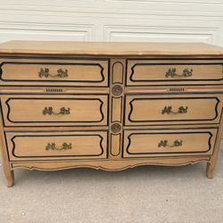 Long Dresser