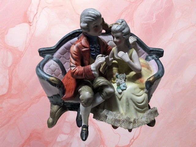 Cucci Royal Crown Courting Couple Ceramic Collectible Antique Figure