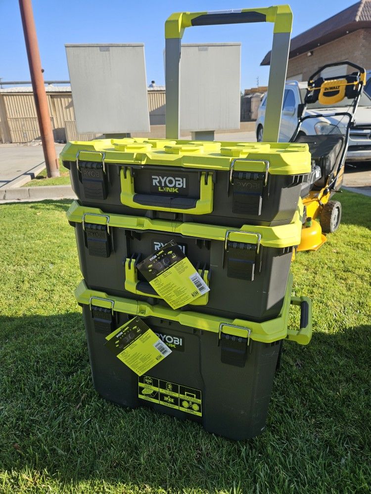 RYOBI ROLLING TOOL BOX SET NEW