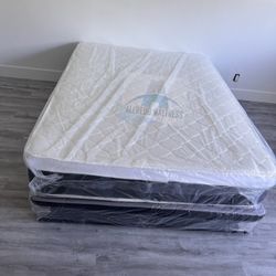 Queen mattress pillow top set with box spring (2pc - new) 