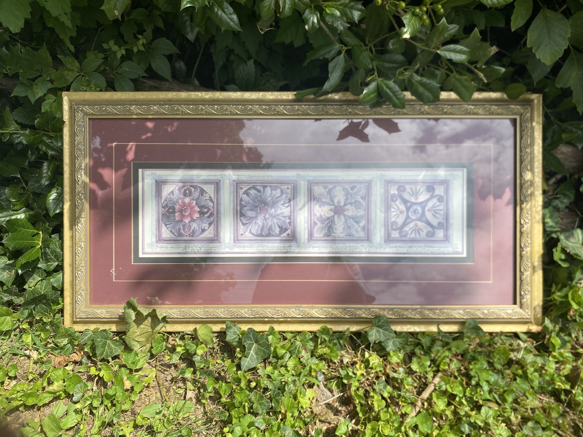 gold wall picture frame