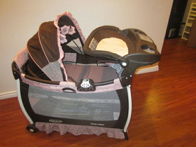 Graco pack n play cherry blossom