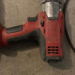 2 Drill 1 Saw Milwaukee 2 Charger No Batery