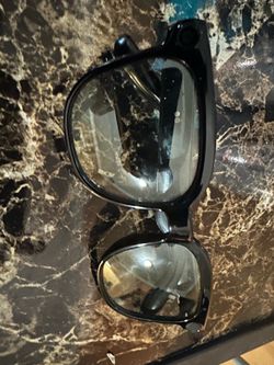Smart video recording glasses. Records up to 12mins