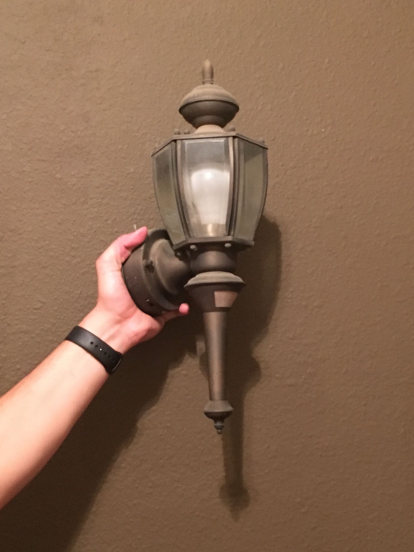 Large exterior/outdoor light