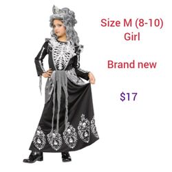 Brand new Halloween costume. Size M 8-10 girl. Skeleton queen