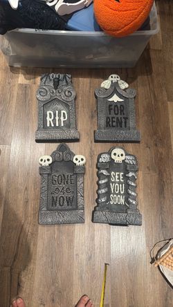 4 set Holloween tombstone decorations