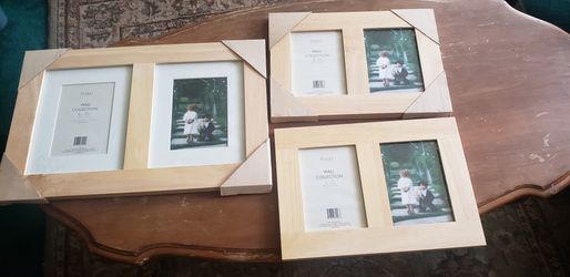 Wall picture frames