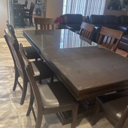 Dinning Table And chairs 