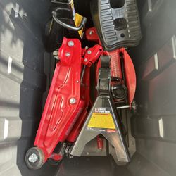 2 x Torin Black Jack 3 Ton Jack Stands, Black, T43002W and T82011W Trolley Jack, 2 x Ton Red