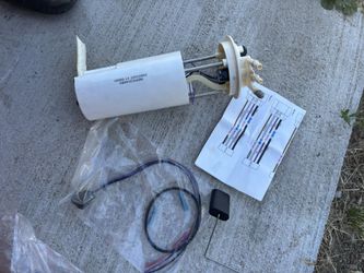 2002CHEVY CAMARO V6 FUEL PUMP MIGHT FIT OTHER YRS NOT SURE