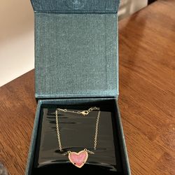 New pink heart bracelet with box
