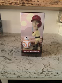 Mike Trout And Bb-8 Angels Bobblehead not open 