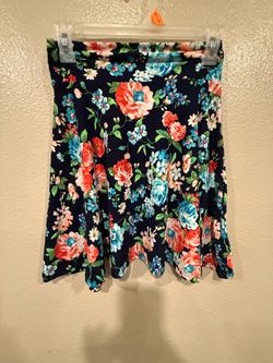 Lularoe Women’s Sz 8 skirt floral