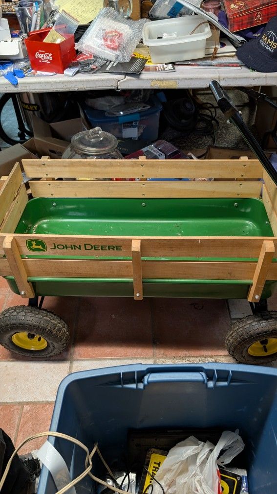 Wagon -John Deere ( RARE) Full Size