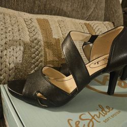 High Heels Black New Size 6 Macy's 