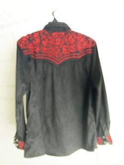 Camisa suede size large negra vaqueras