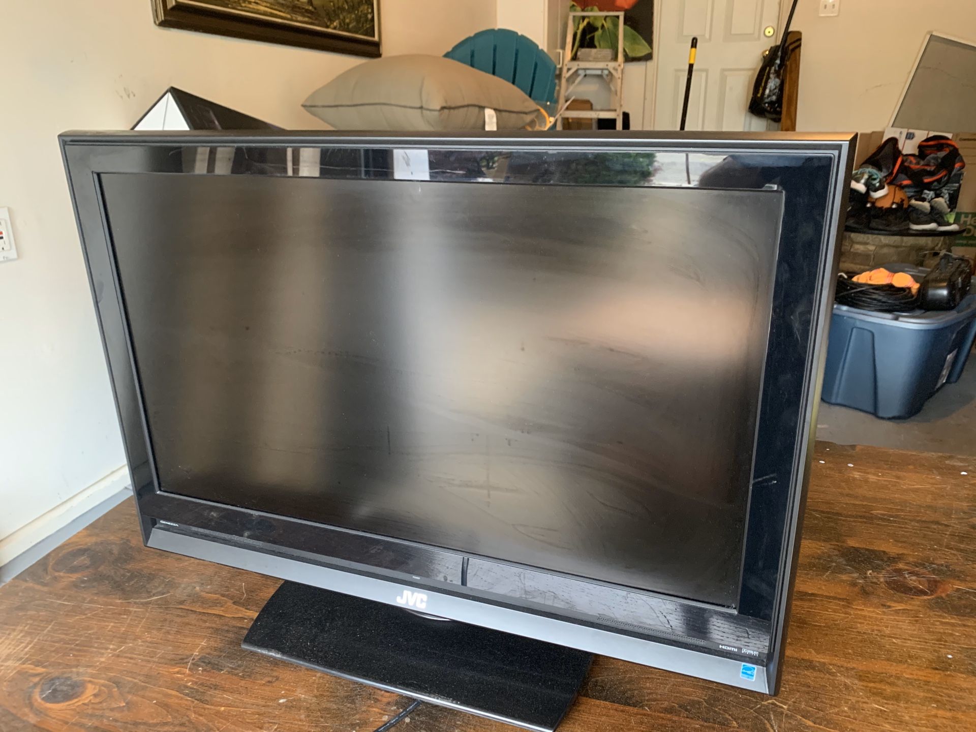 JVC 32 inch TV