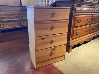 Minimal Blonde 4-Drawer Dresser