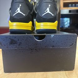 Jordan 4 Thunder 