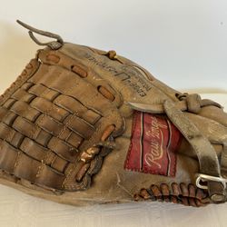Vintage Rawlings Edge-U-Cated Heel Pat. No. (contact info removed) Softball Glove Deep Well Po
