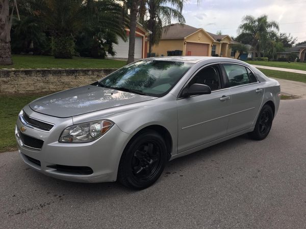 2013 Chevy Malibu automatic 4 cylinder low kmiles 127,628k clean title