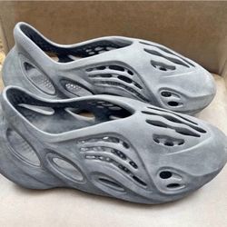 Yeezy foam runner size 11