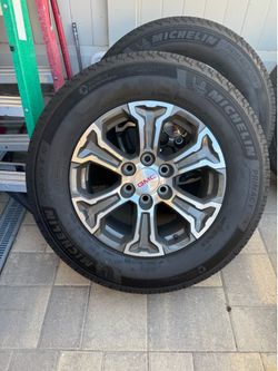 GMC SIERRA OEM 18inch Rims