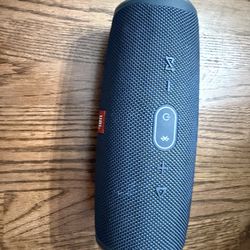 JBL Charge Bluetooth Boombox Speaker Black