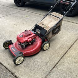 Toro 22” Self Propelled Lawn Mower. 