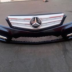 2011-2014 Mercedes C250/300 Front Bumper With All The Accessories Oem. 