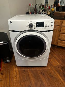 GE Steam Washer & Electric Dryer - Matching Set