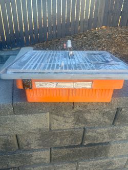 Tile cutter