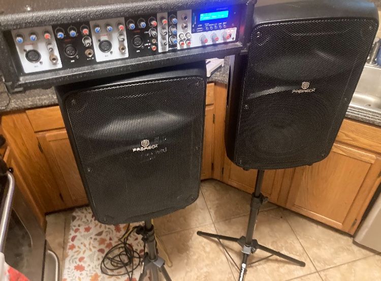 PA System - Amp Head & 2- 10” Monitors W/ Stands ( Guitar Studio Bass Recording Related )