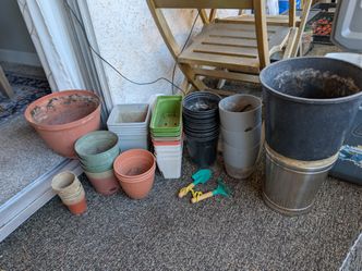 Mixed Lot of Plastic Plant Pots and Garden Tools