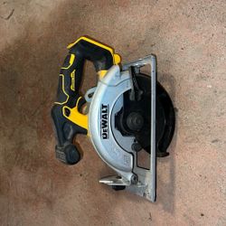 Dewault Battery Skillsaw