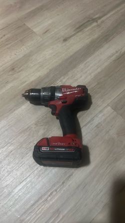 Milwaukee m18 hammer drill with battery