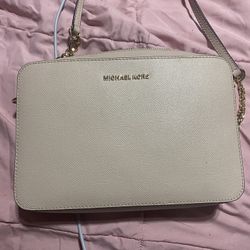 Michael Kors Cross Body Purse 
