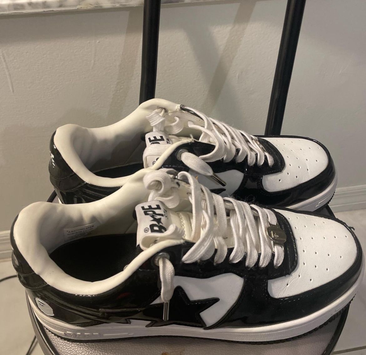 Black & White Bapestas