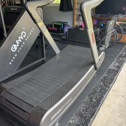 Assault Runner Nearly Brand New! 