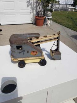 Vintage Collectors Toy Crane Digger