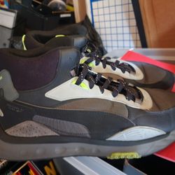Men's Pumas Size 13 New