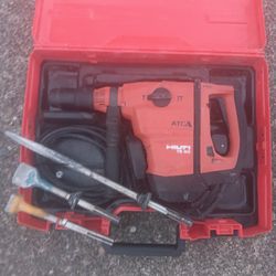 Hilti TE30 SDS Roto Rotary Hammer Drill Almost New Condition. New 3/8&5/8 4 Flute Hilt Bits. For Pick Up Fremont Seattle. No Low Ball https://offerup.