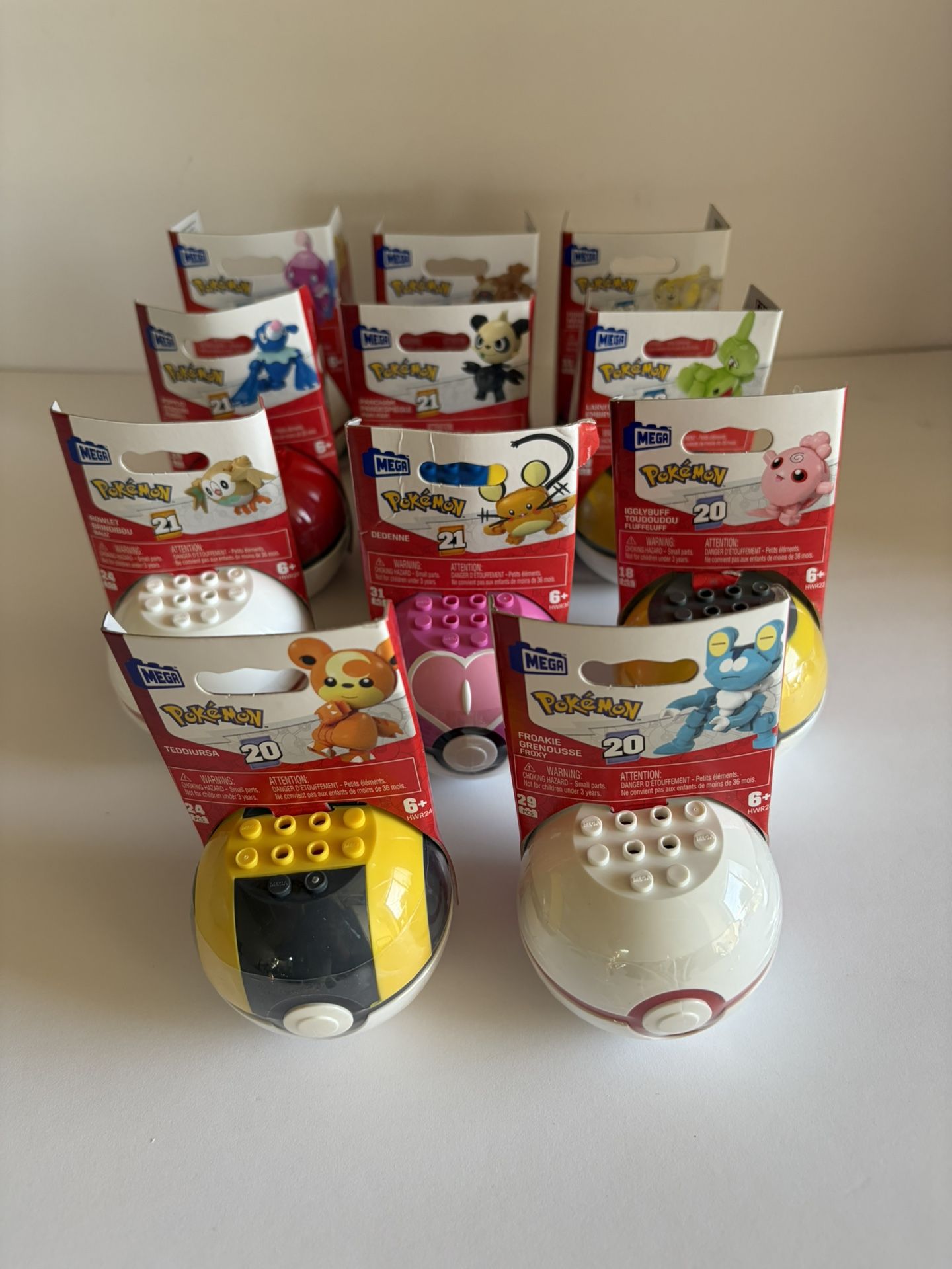 NEW MEGA Pokemon Pokeball 11 Figures Set 20, 21 & 23