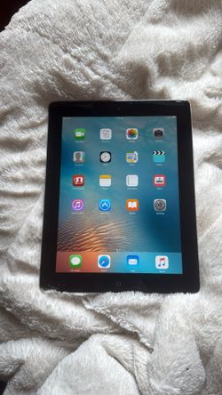 iPad 2nd Gen 16GB Cracked Screen Fully Functional